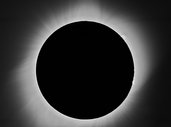 XIMEA相机拍摄的日食图像
